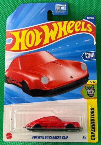 Porsche 911 Carrera Clip - Red